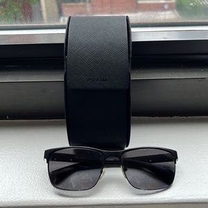 Prada Sunglasses - PR51OS / Frame: Matte Black